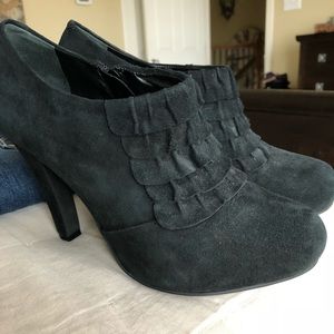 Gianni Bini Booties (size 9M)